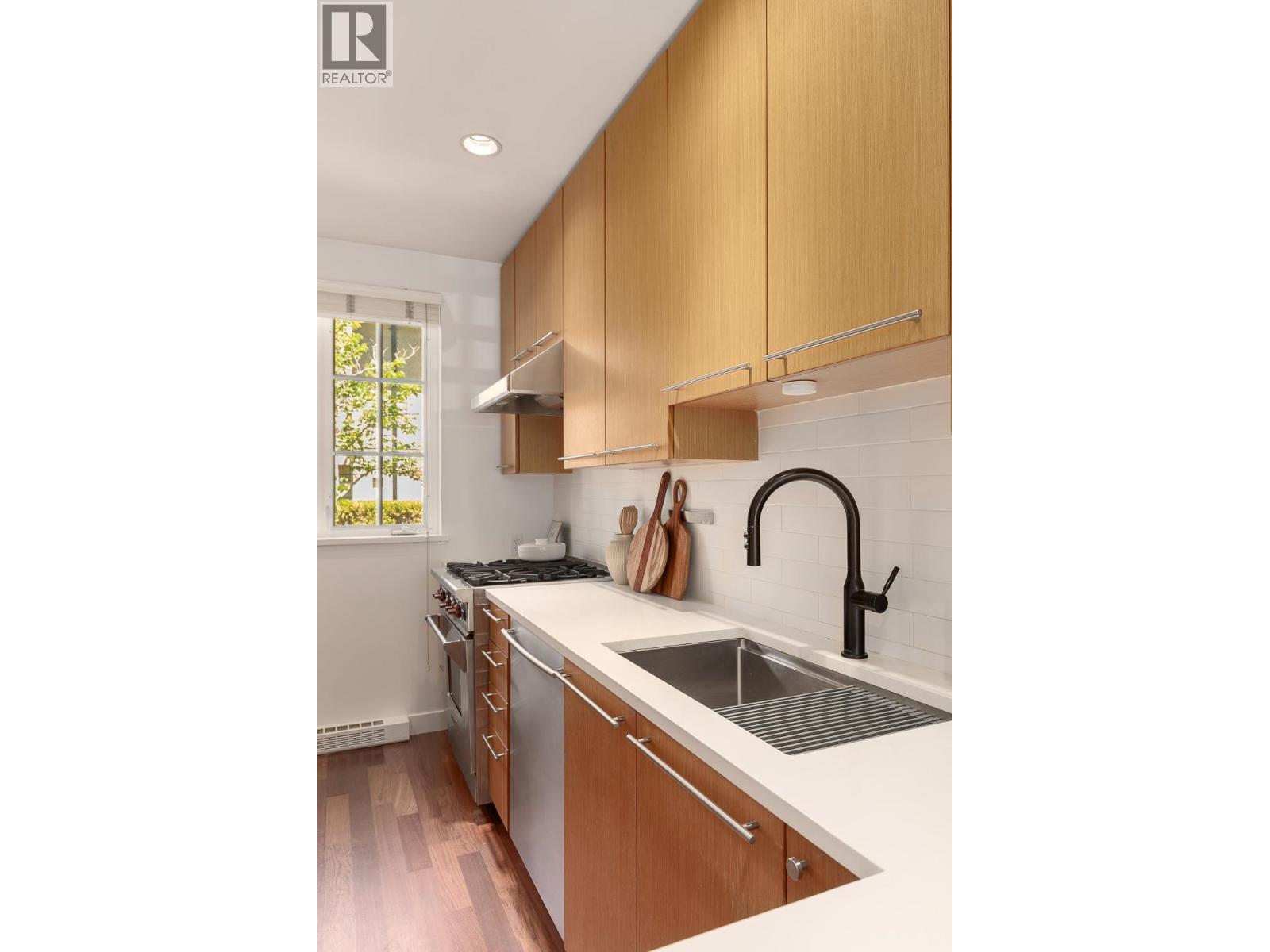 2943 LAUREL STREET, Vancouver
