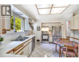 3028 Starlight Way, Coquitlam, BC V3C3P6 Photo 16