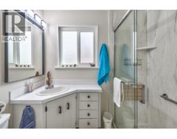 3028 Starlight Way, Coquitlam, BC V3C3P6 Photo 24