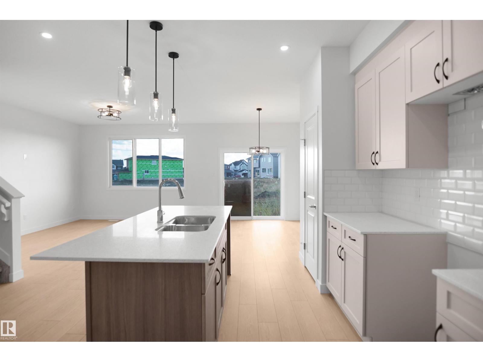 18955 28 AV NW - 16