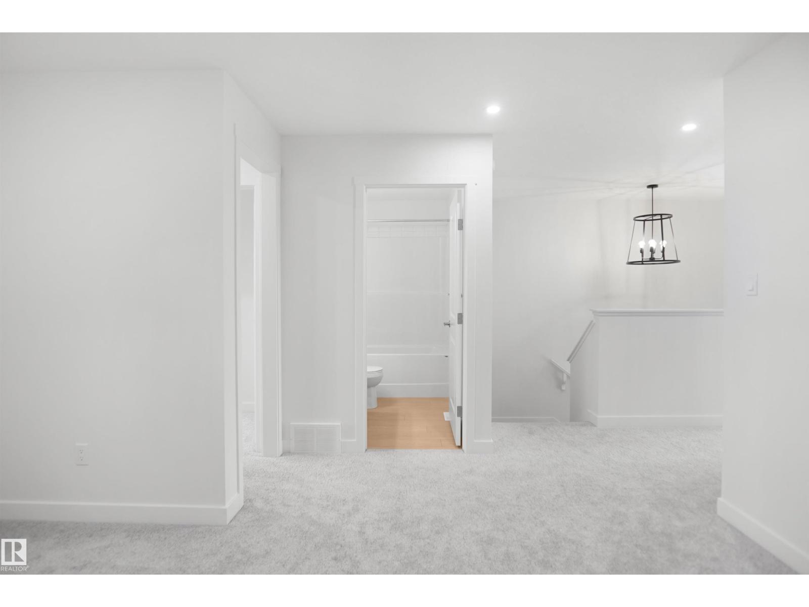 18955 28 AV NW - Image 21