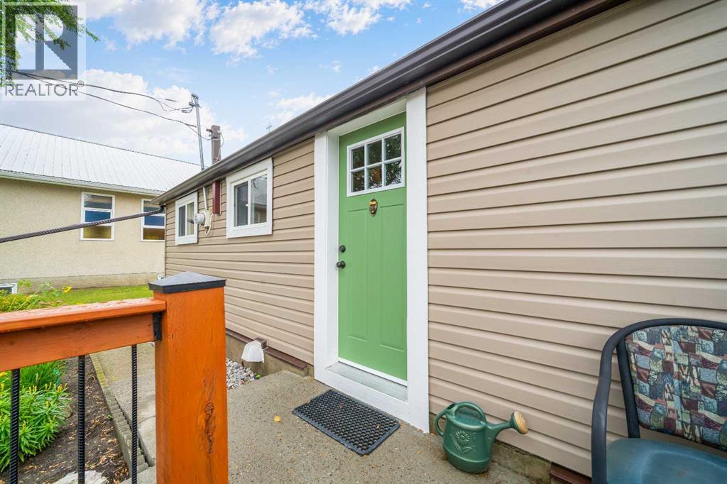 110 2 Avenue W - 30