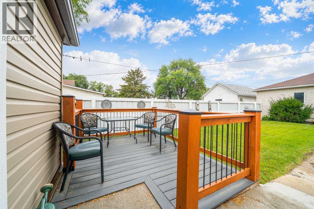 110 2 Avenue W - 32