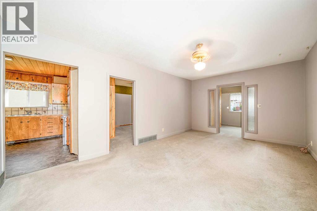 110 2 Avenue W - 10