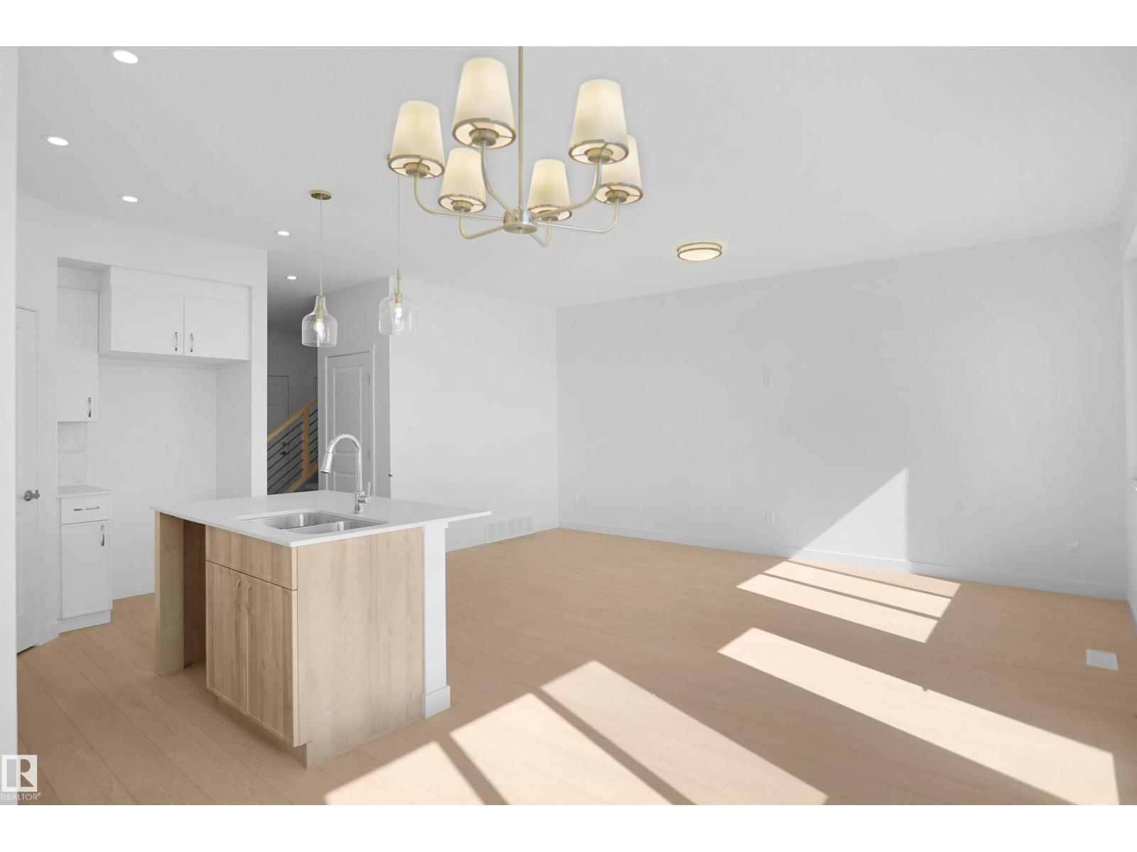18967 28 AV NW - 16