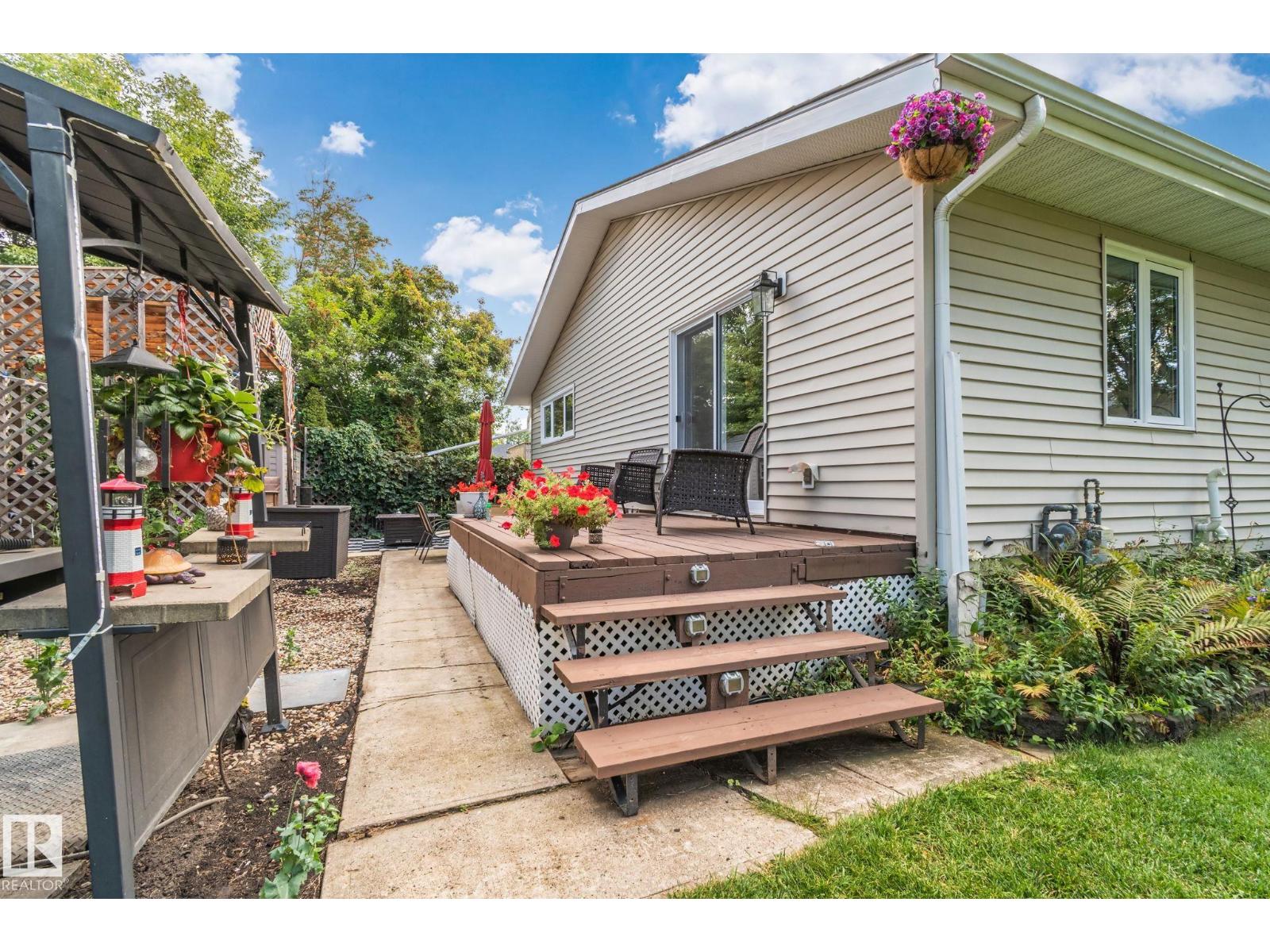 1128 68 ST NW - 44