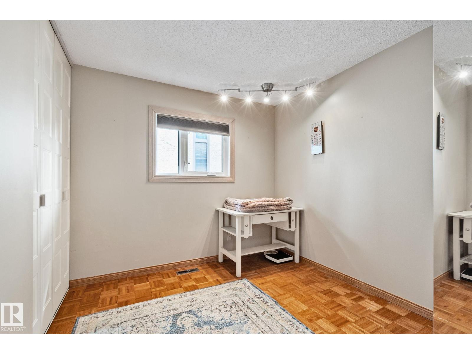 1128 68 ST NW - 12
