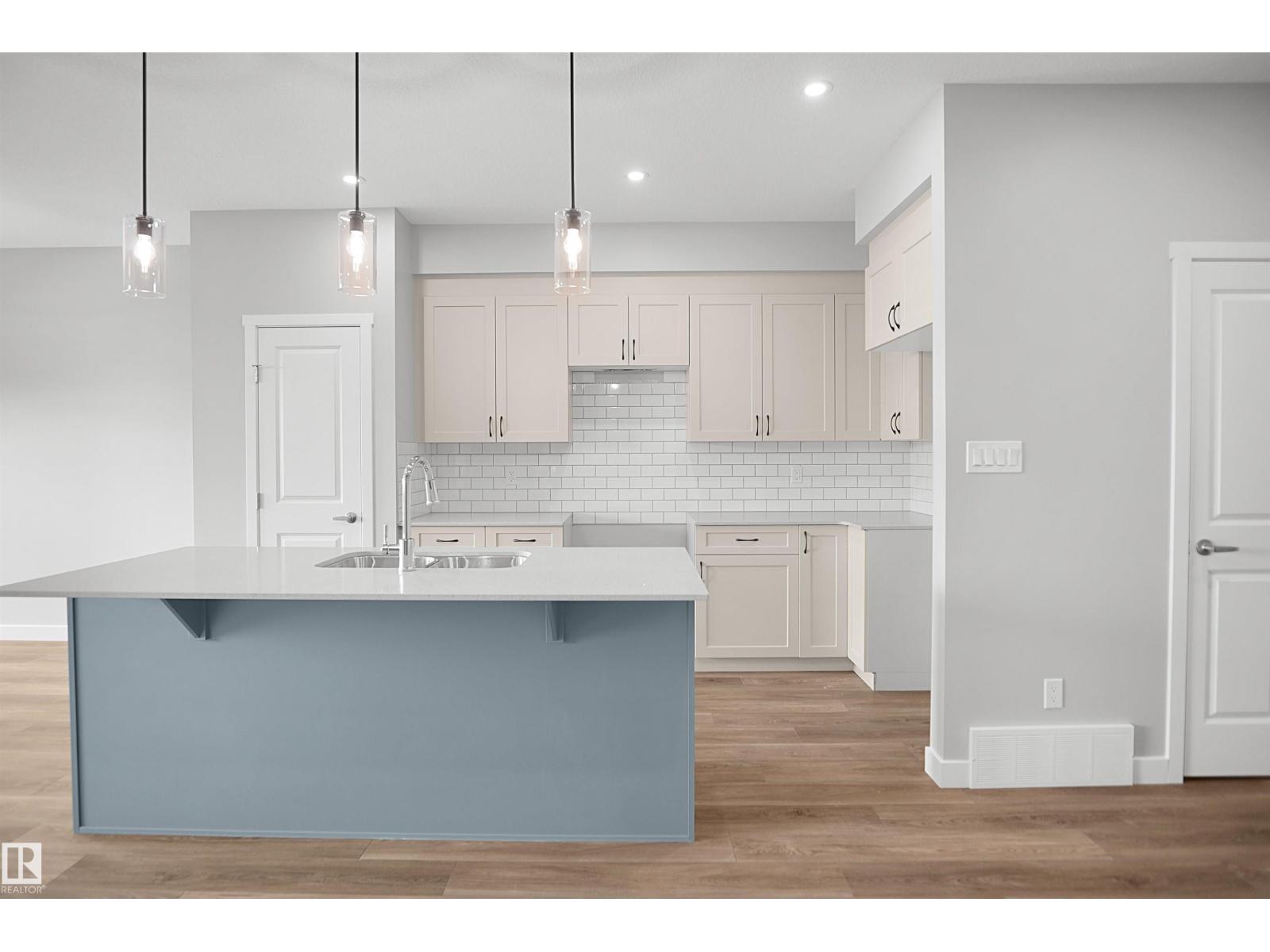 18963 28 AV NW - 11