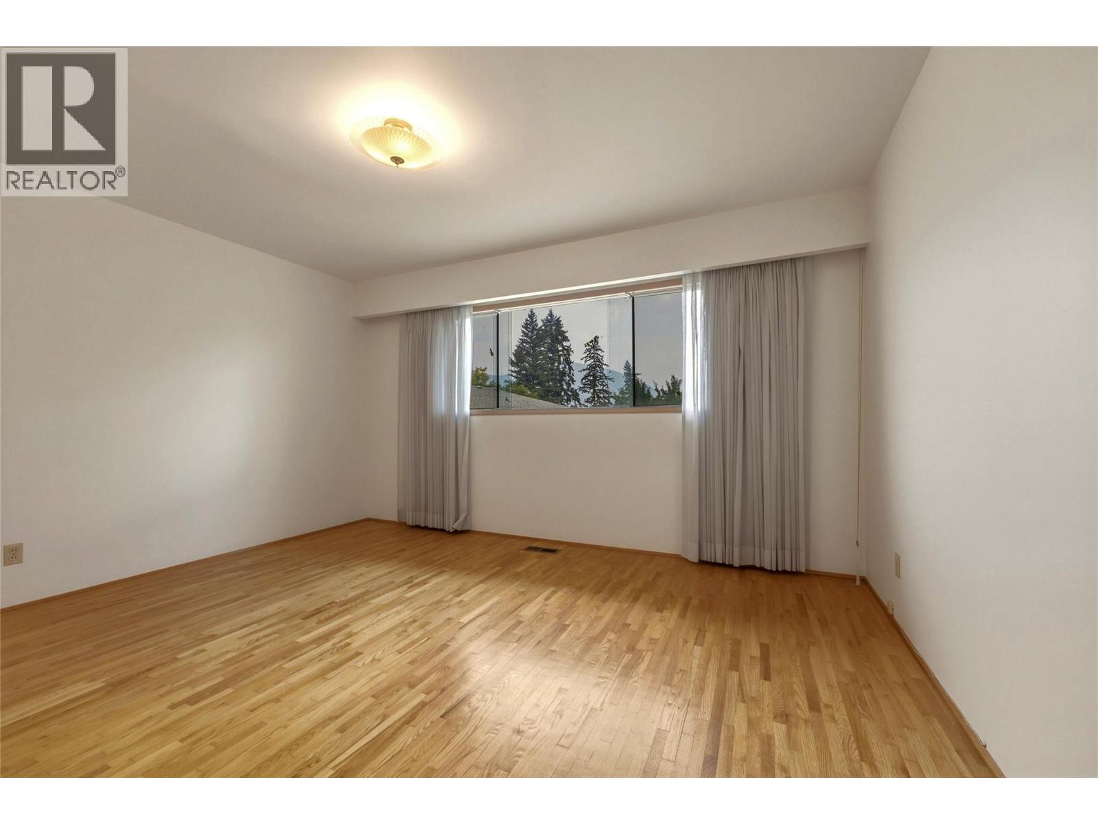 1201 8 Avenue NE - Image 14