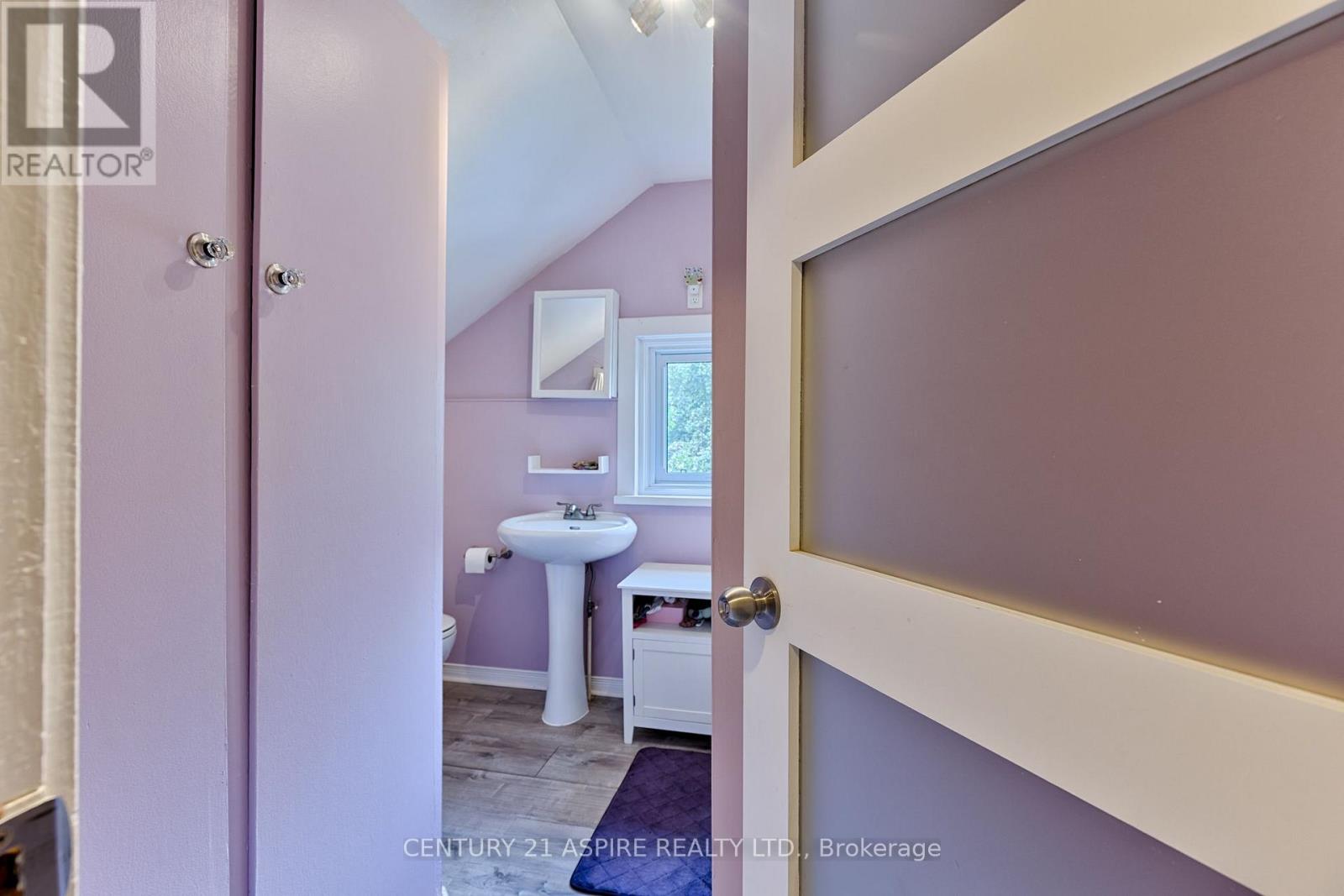 3 Bed, 1 Bath House for Sale in Pembroke – 648 MOFFAT STREET, Pembroke – MLS# X13763576 - Image 19