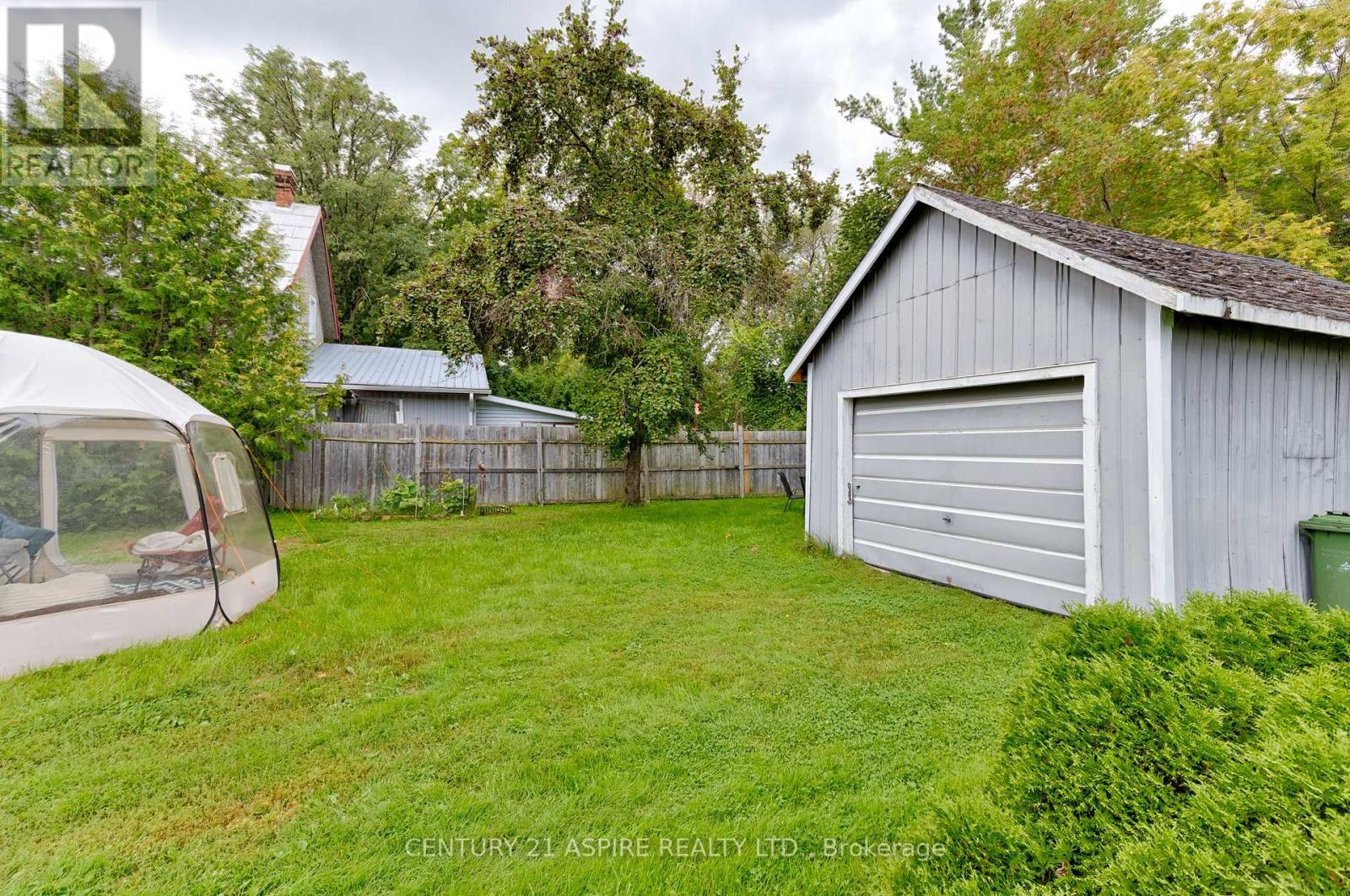3 Bed, 1 Bath House for Sale in Pembroke – 648 MOFFAT STREET, Pembroke – MLS# X13763576 - Image 21