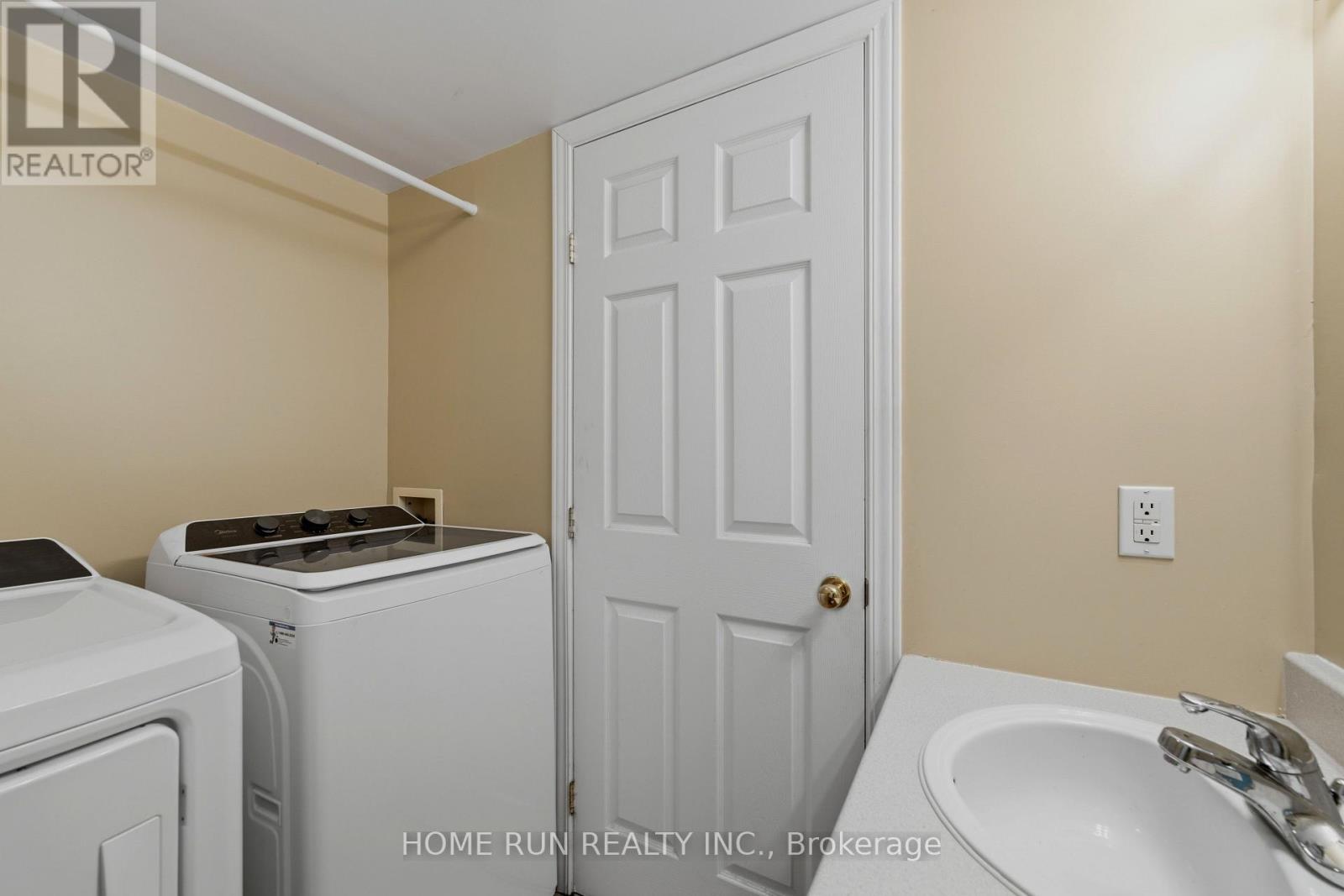 3 Bed, 3 Bath House for Sale in Ottawa – 2632 PALINGS PRIVATE, Ottawa – MLS# X13763508 - Image 10