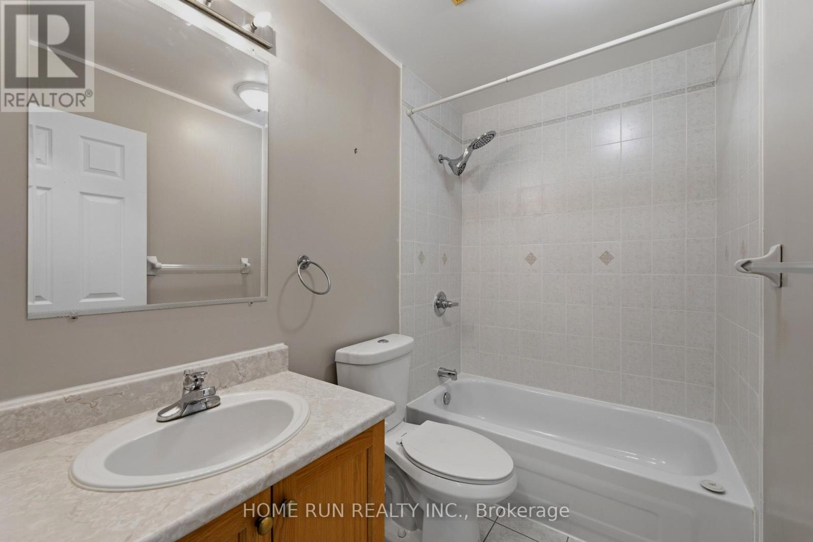 3 Bed, 3 Bath House for Sale in Ottawa – 2632 PALINGS PRIVATE, Ottawa – MLS# X13763508 - Image 27