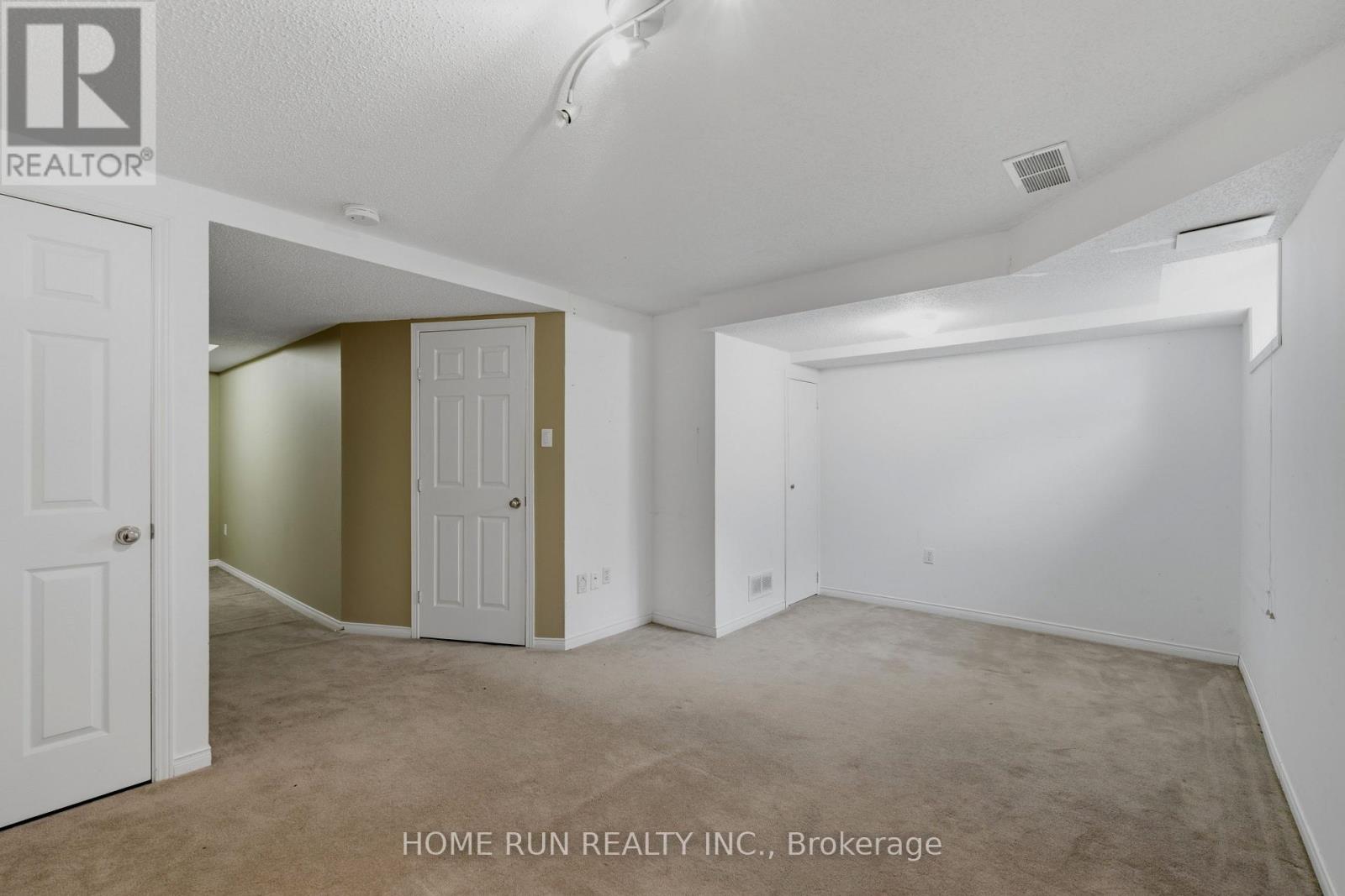 3 Bed, 3 Bath House for Sale in Ottawa – 2632 PALINGS PRIVATE, Ottawa – MLS# X13763508 - Image 44