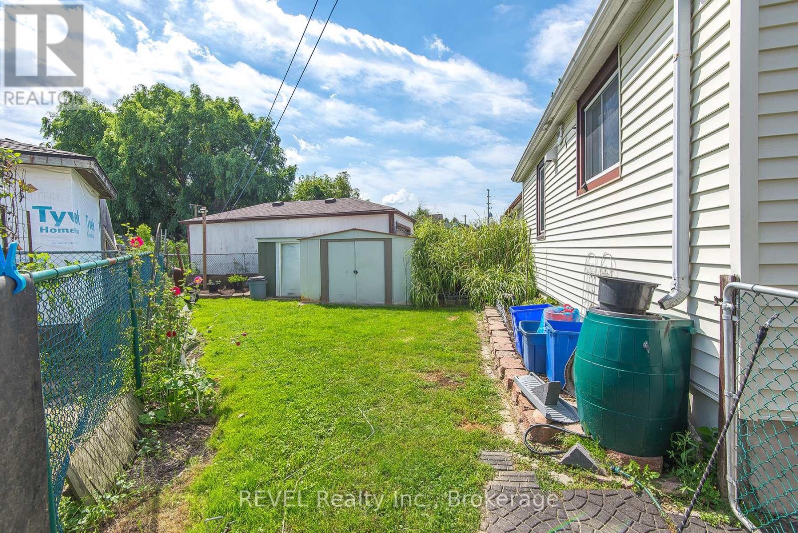 12 GARNET STREET - 27