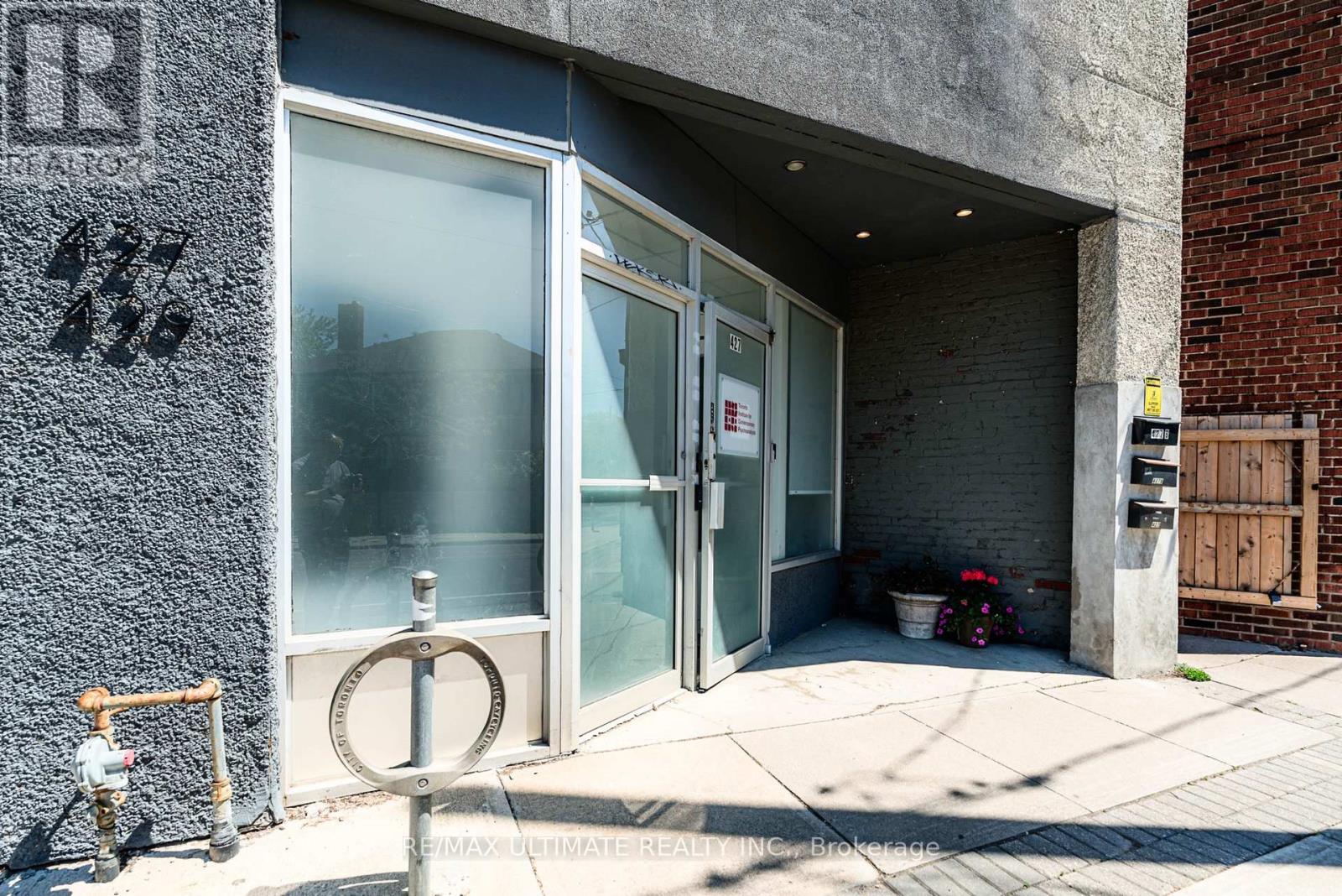 427-429 Vaughan Unit Main photo 3