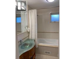 66 Dewlane Drive, Toronto, ON M2R2P8 Photo 12