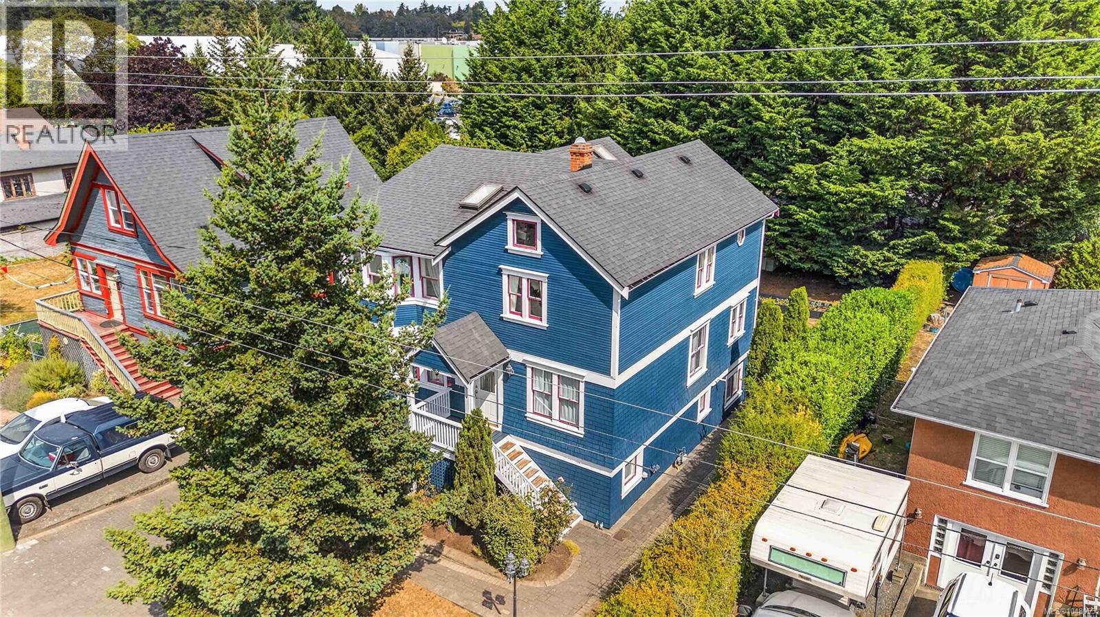  362 Ker Avenue, Saanich