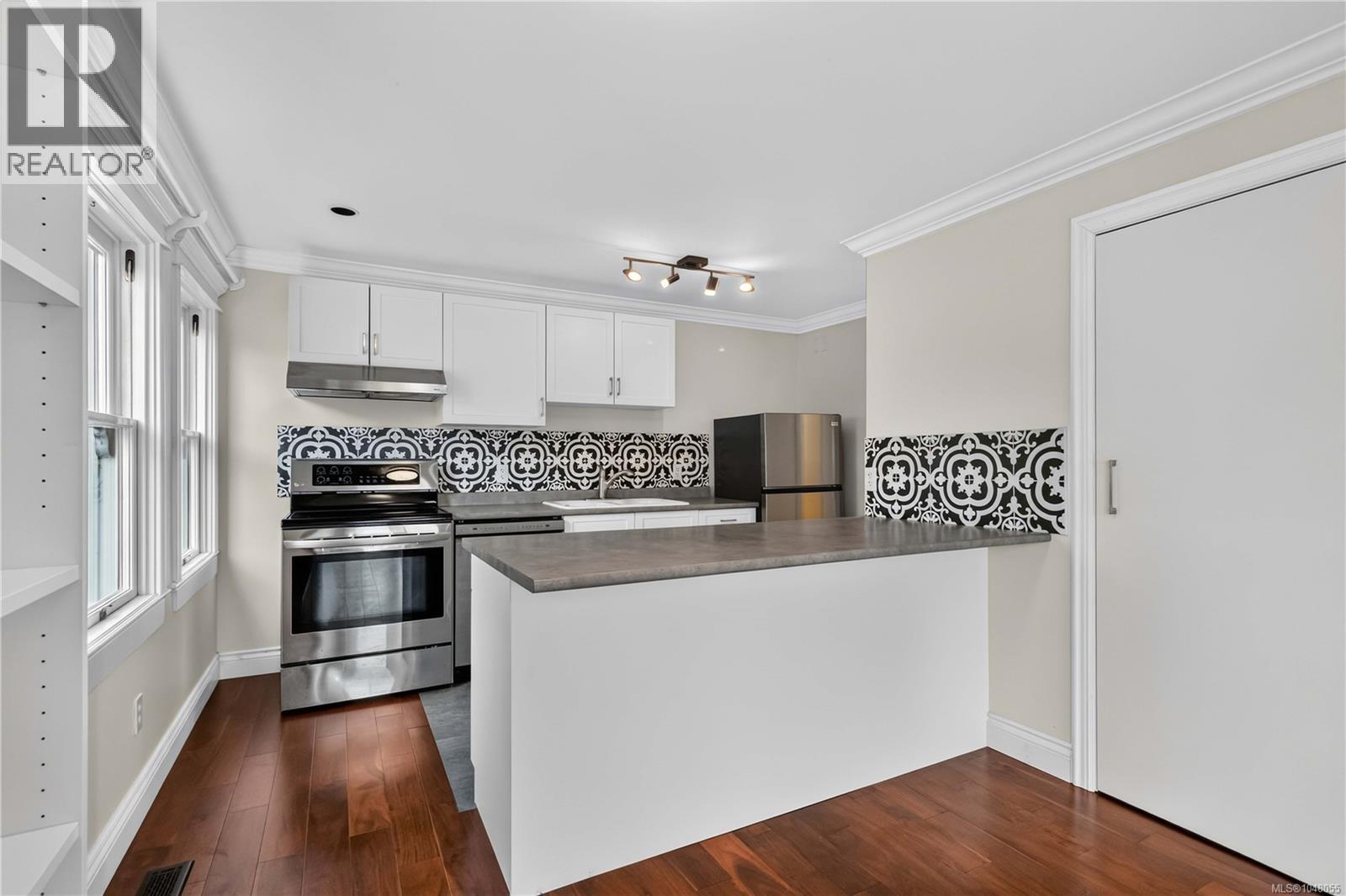  362 Ker Avenue, Saanich