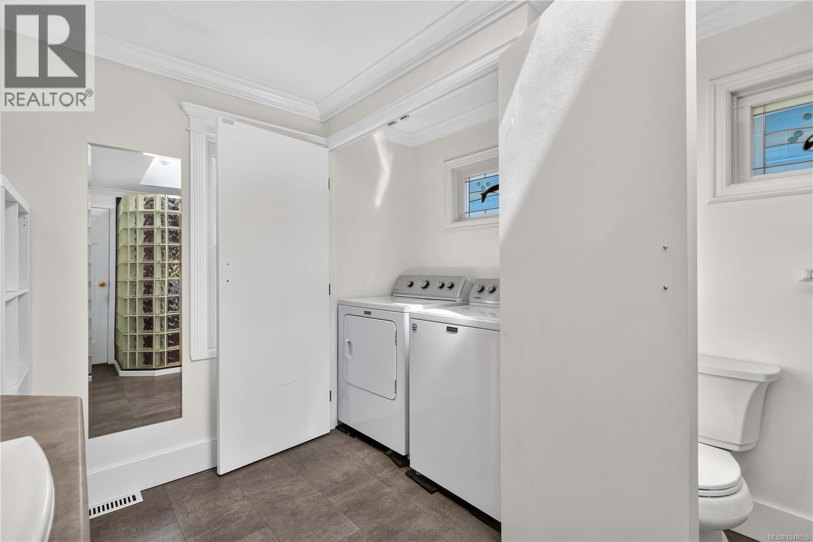  362 Ker Avenue, Saanich