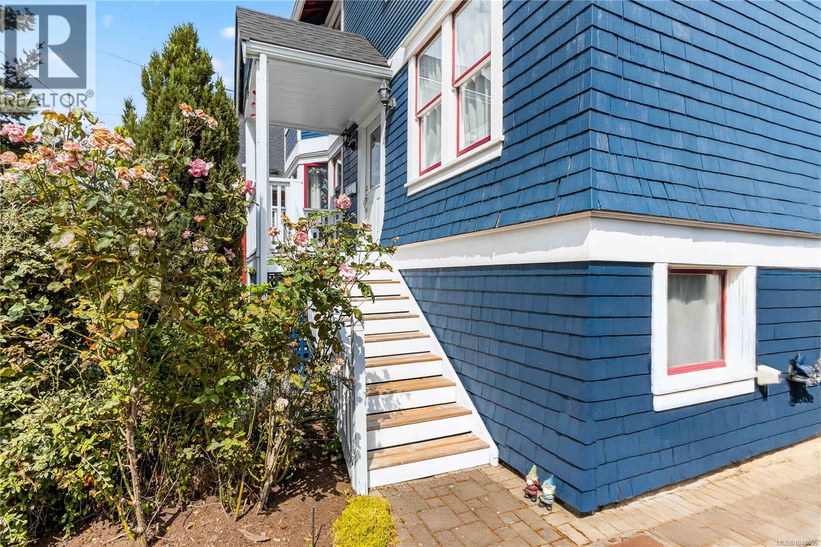  362 Ker Avenue, Saanich