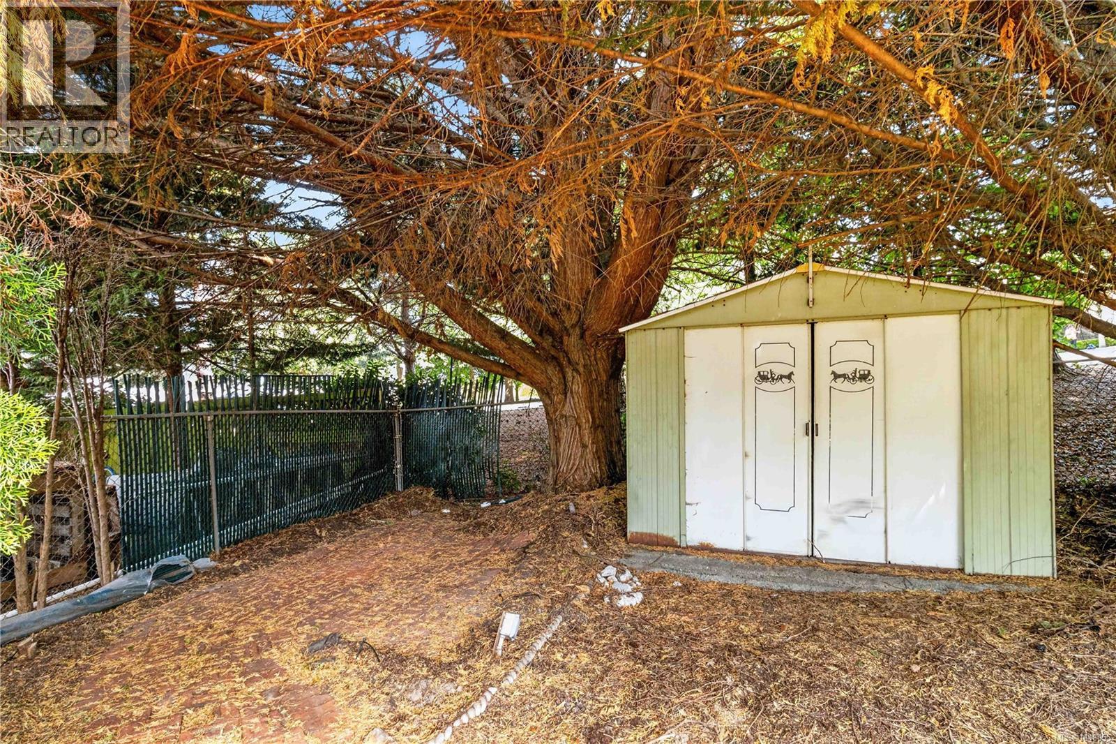  362 Ker Avenue, Saanich