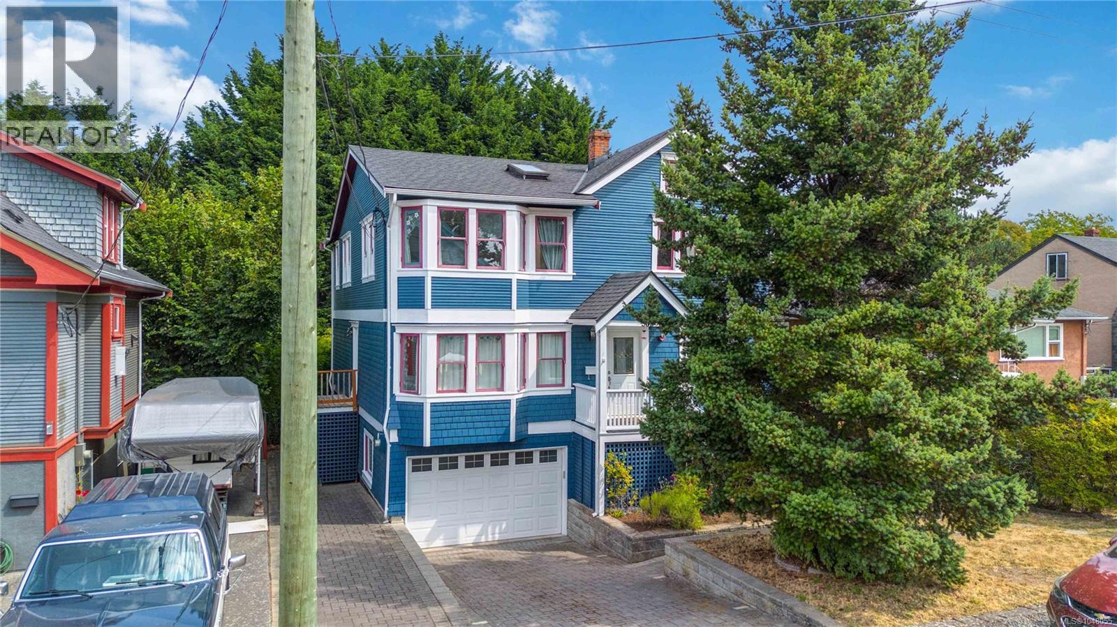  362 Ker Avenue, Saanich