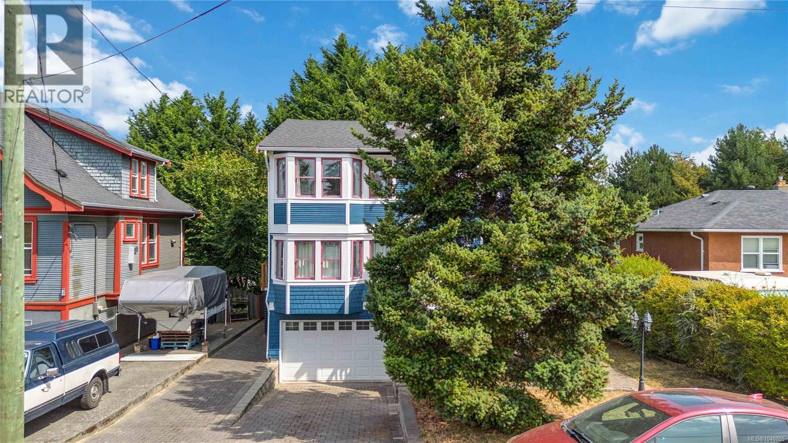  362 Ker Avenue, Saanich