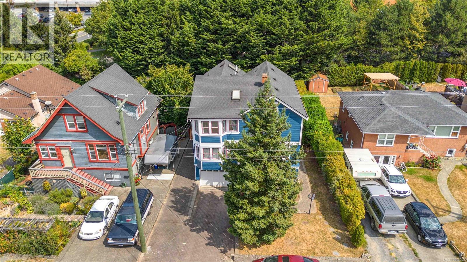  362 Ker Avenue, Saanich