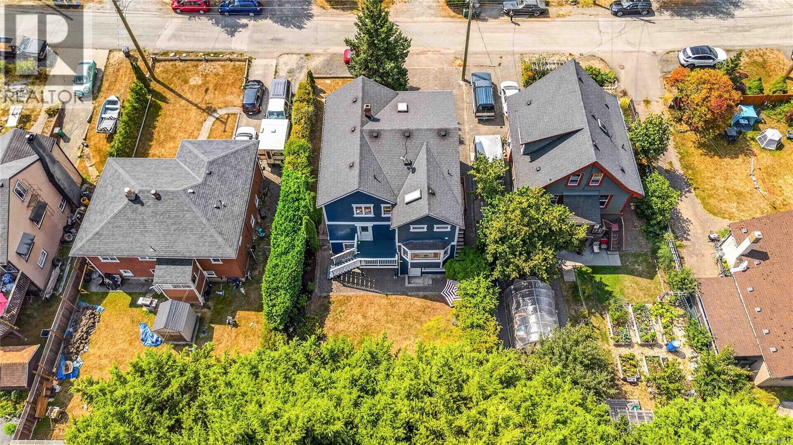  362 Ker Avenue, Saanich