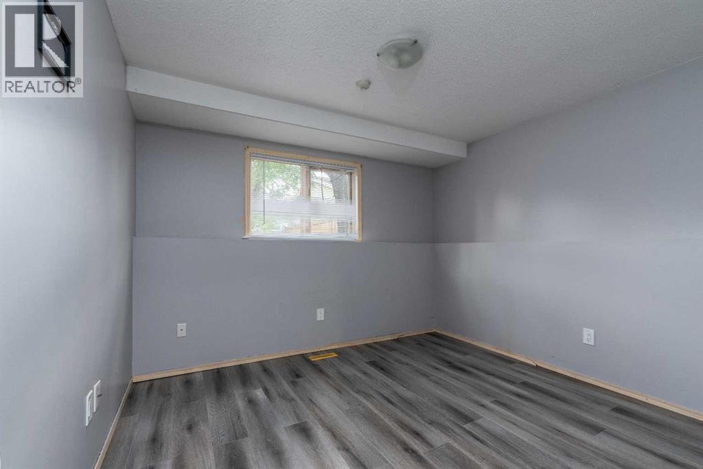 2718 57A Avenue - 15