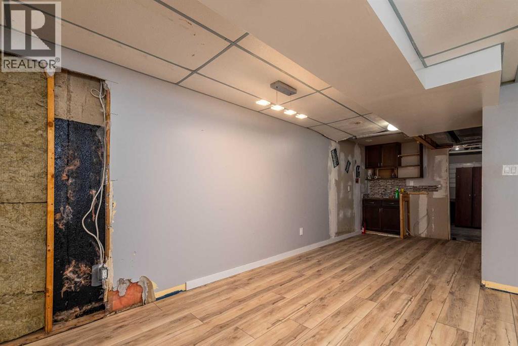 2718 57A Avenue - Image 20