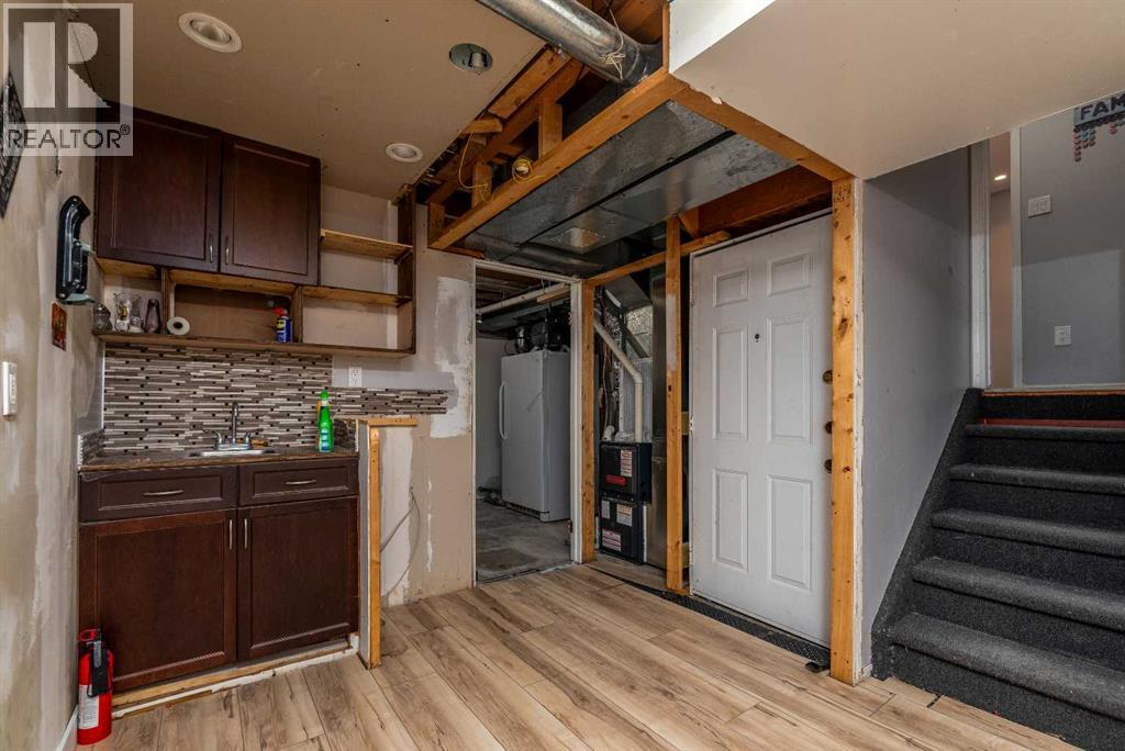 2718 57A Avenue - 21