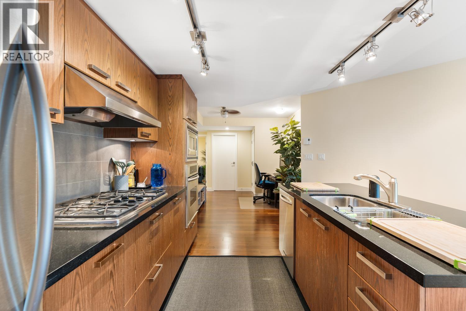 431 3228 TUPPER STREET, Vancouver — photo 6