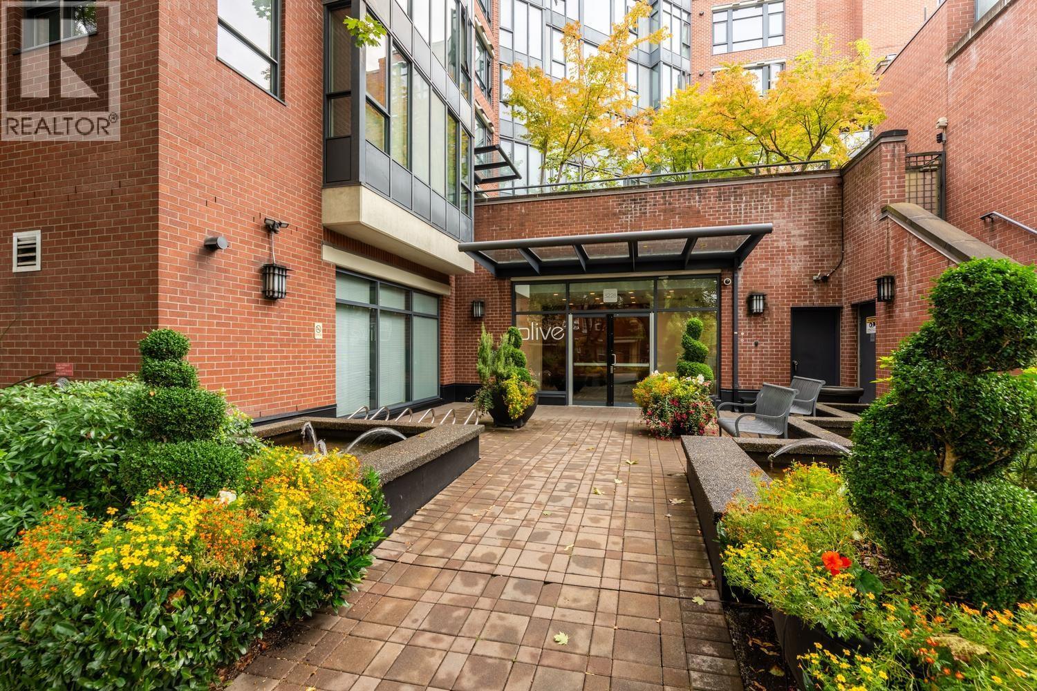 431 3228 TUPPER STREET, Vancouver — photo 1