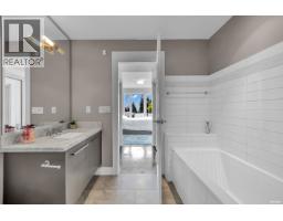 201 650 Evergreen Place, North Vancouver, BC V7N0A5 Photo 15