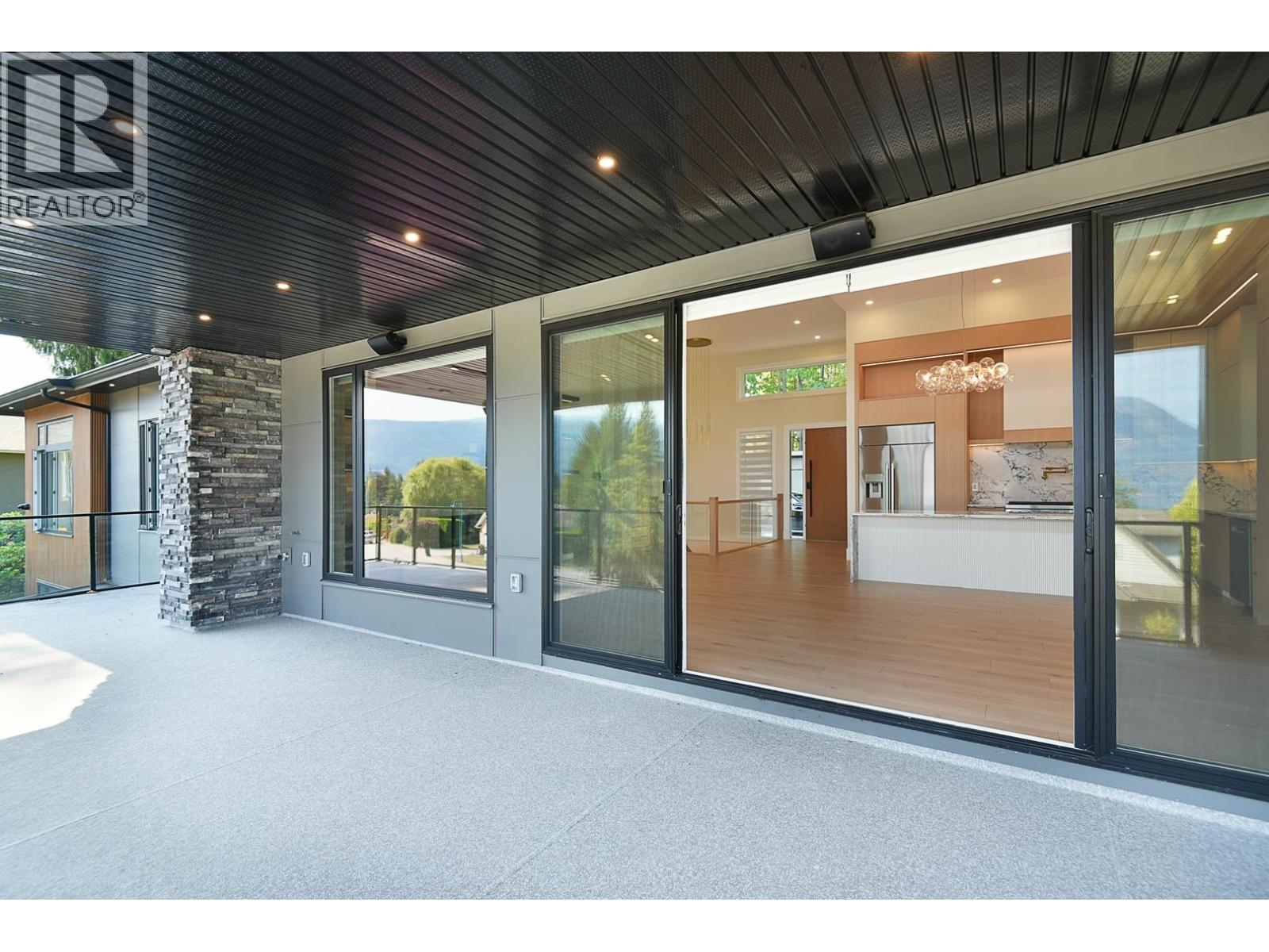 6553-6555 N GALE AVENUE, Sechelt