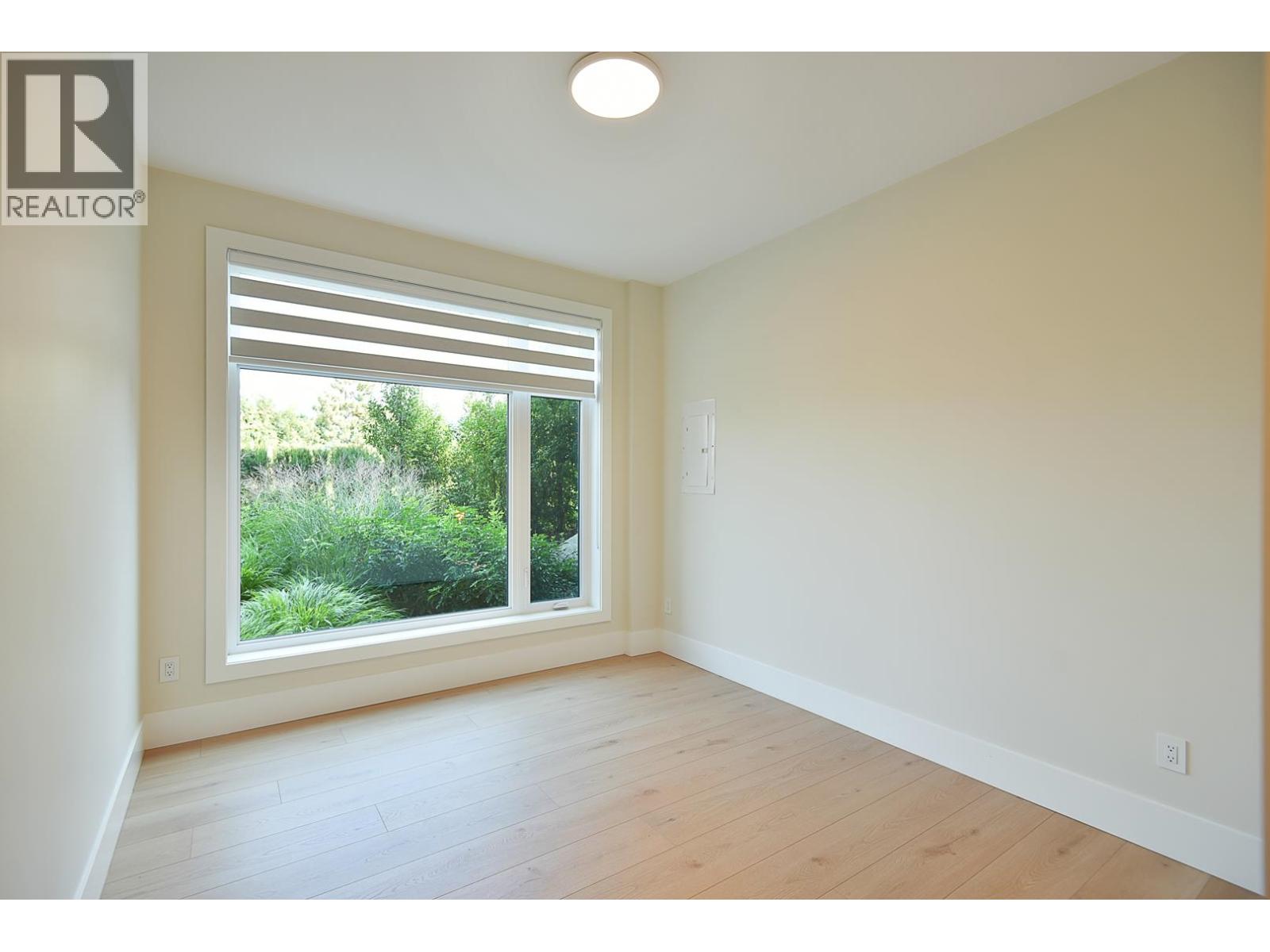 6553-6555 N GALE AVENUE, Sechelt