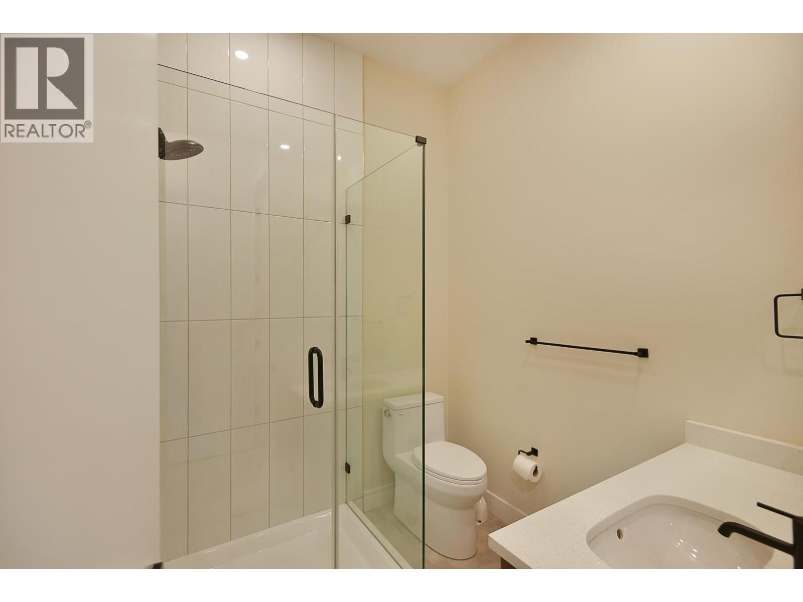 6553-6555 N GALE AVENUE, Sechelt