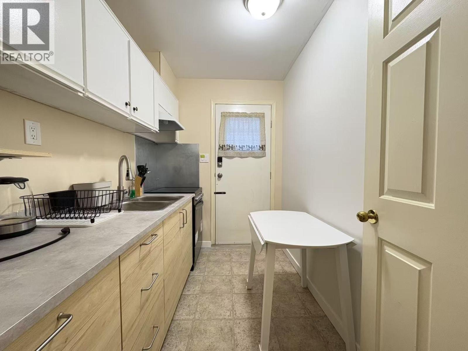 708 59TH AV W, Vancouver — photo 2