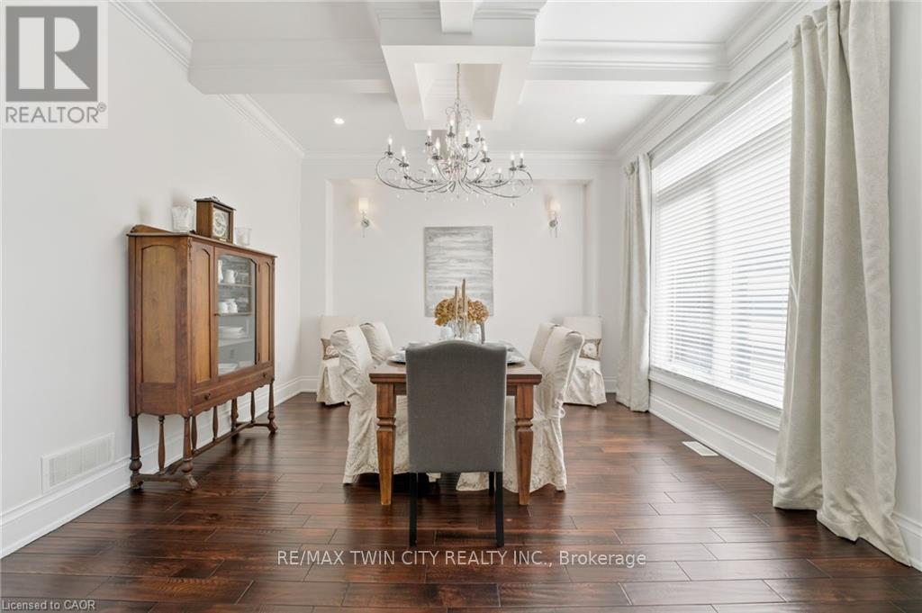 855 AVENUE ROAD - 11