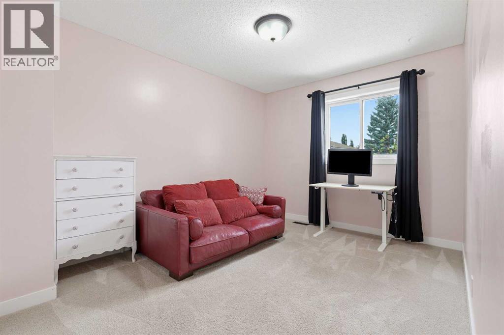 76 Douglas Park Boulevard SE - 32