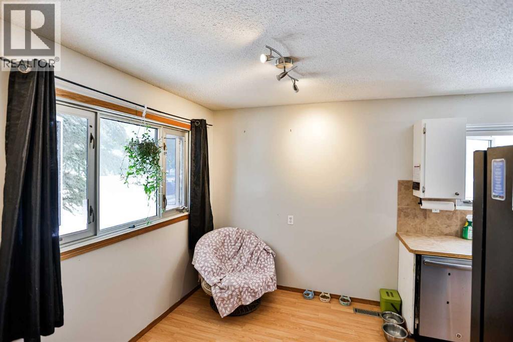 49 Meadowlark Boulevard N - Image 9