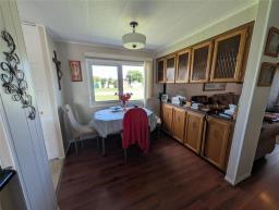 Kitchen - 706 Jordana Lane, Brandon, MB R7A0A5 Photo 7