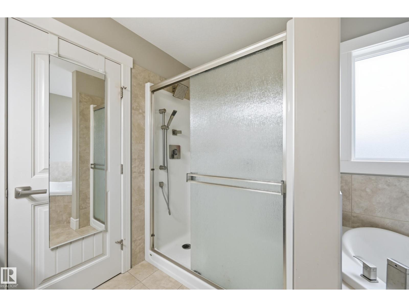1564 36 AV NW - 39