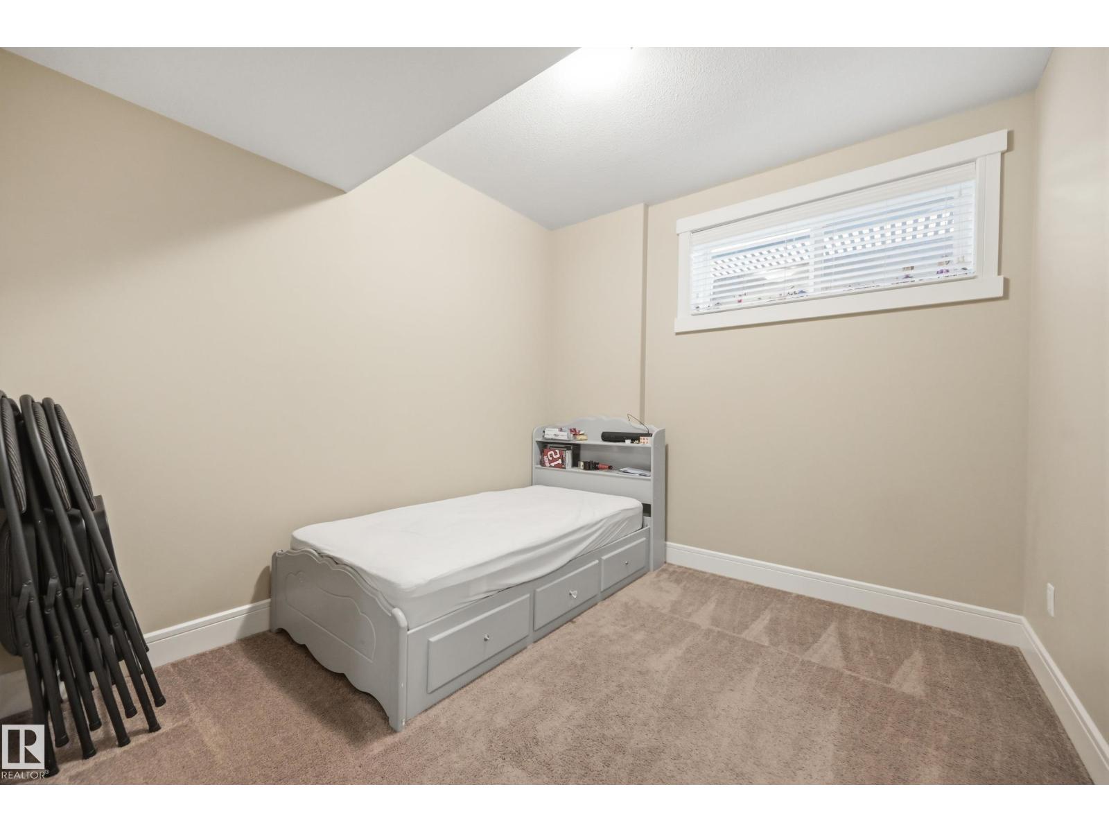 1564 36 AV NW - 53