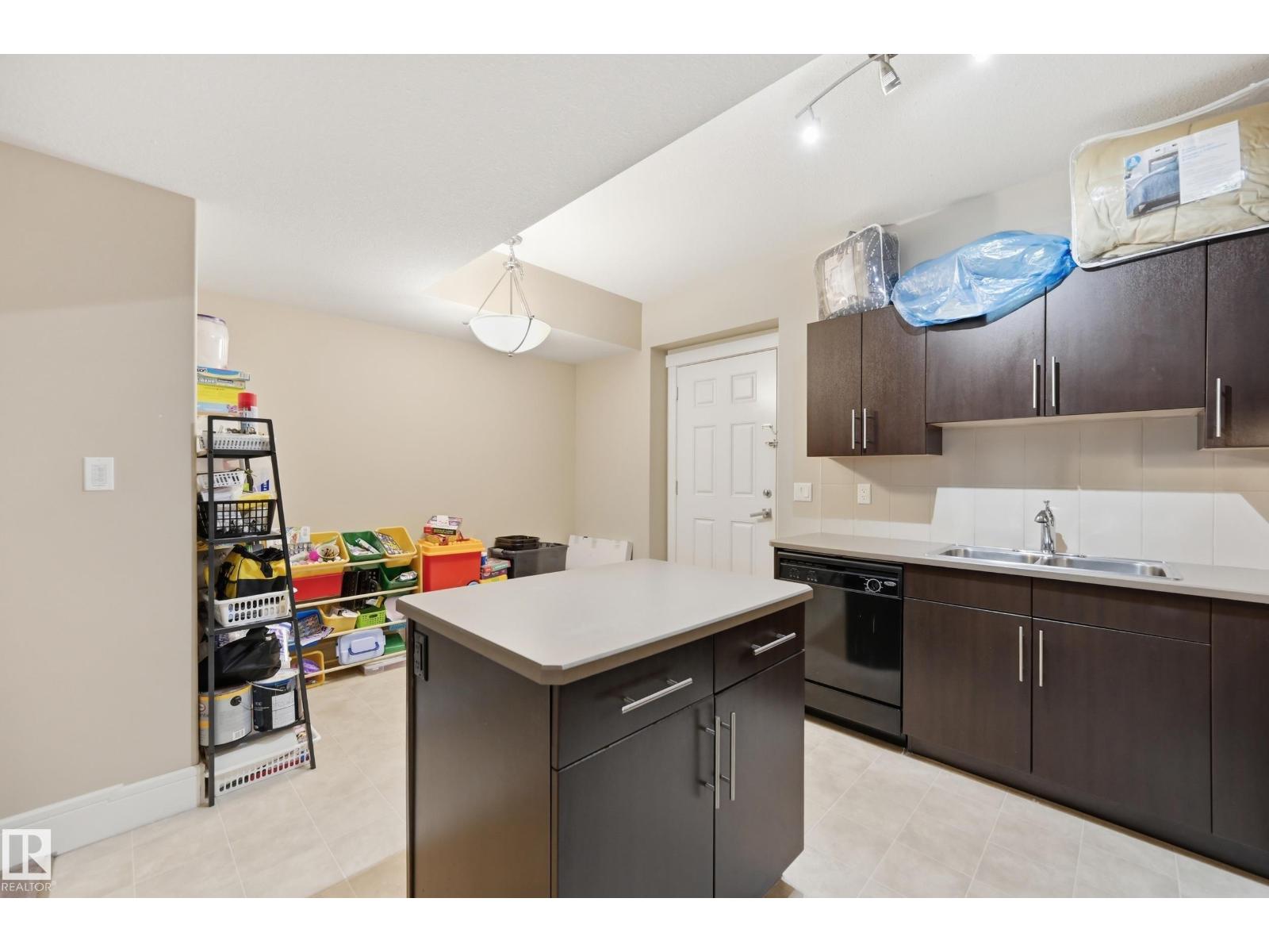 1564 36 AV NW - 52