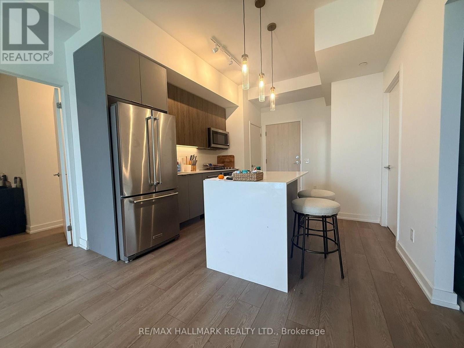 #810 181 SHEPPARD AVENUE E - 11