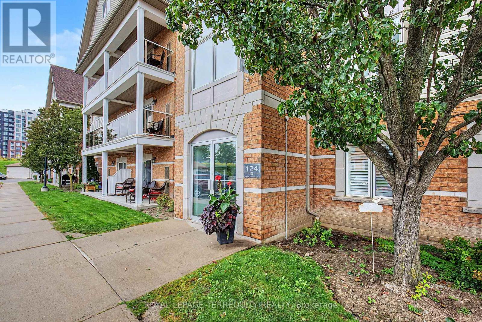309 - 124 ASPEN SPRINGS DRIVE, Clarington (Bowmanville) — photo 2
