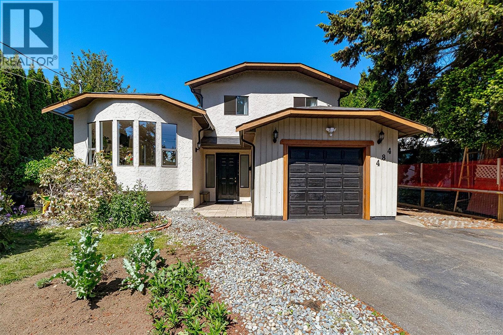 484 Goldstream Ave - 3